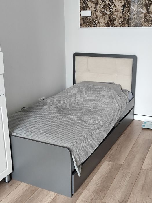 Односпальная кровать