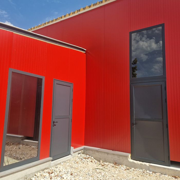 Дава се под наем Склад в с. Катуница, Област Пловдив - 4750 кв.м за 510 € - Снимка #2