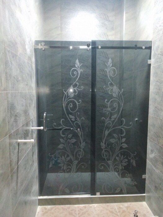 200 $ душкабина стеклянных  10 мм прозрачный  стекло+зеркала и ромбик