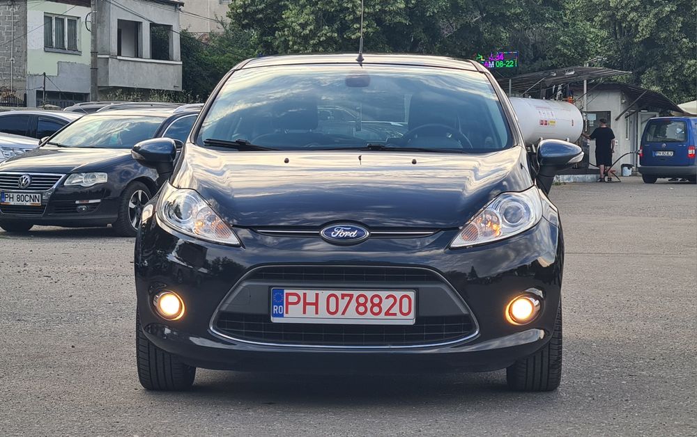 Ford Fiesta Titanium 2013 * 1.6 TDCI * Euro 5 * Klimă * Xenon * Senzori * Jante * Import Recent Olanda