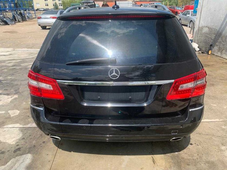 Dezmembrez mercedes e class w212 breack Cod motor 642/far bixenon