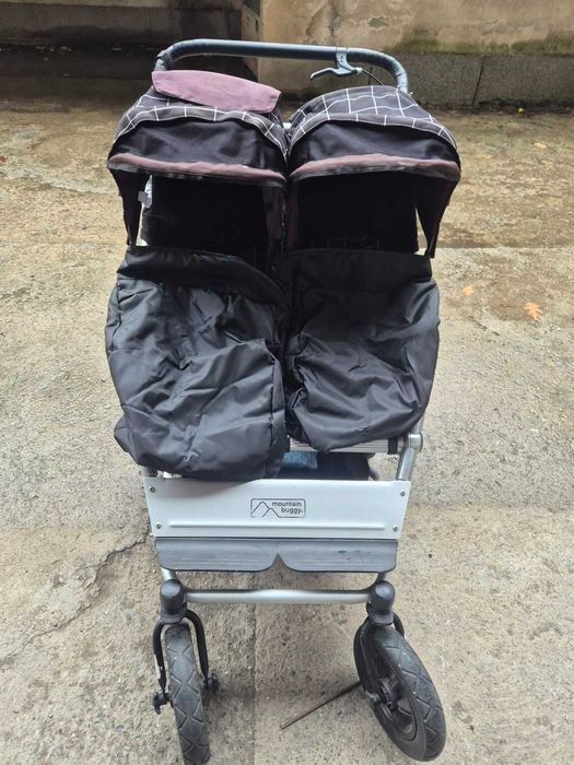 Комбинирана количка за близнаци Mountain Buggy Duet V3 + 2бр порт бебе