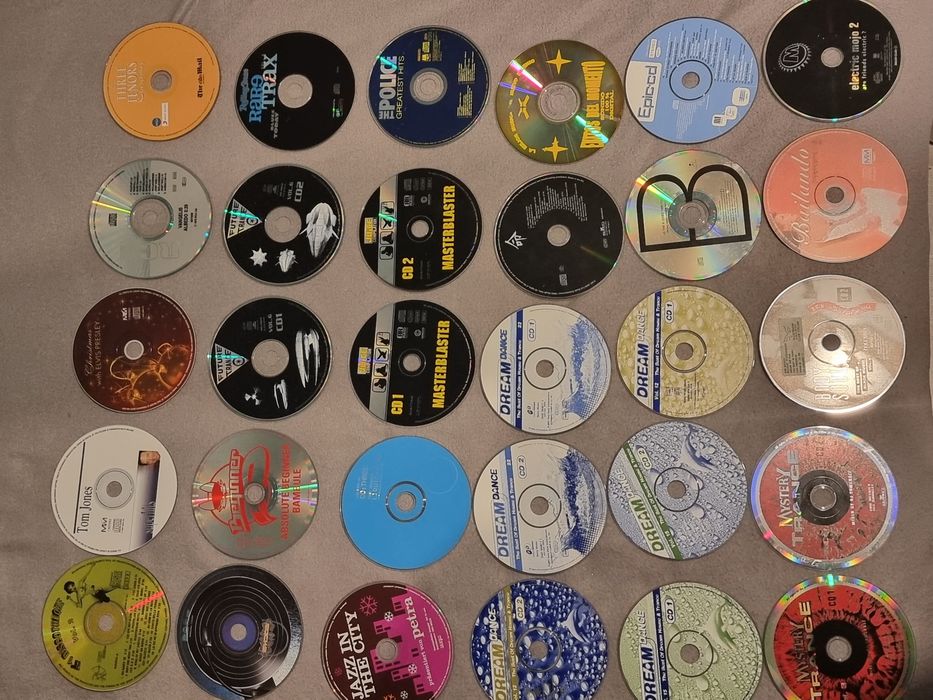 Discografie Audio CD Compact Disc NU VÂND LA BUCATĂ sunt peste 450 CD