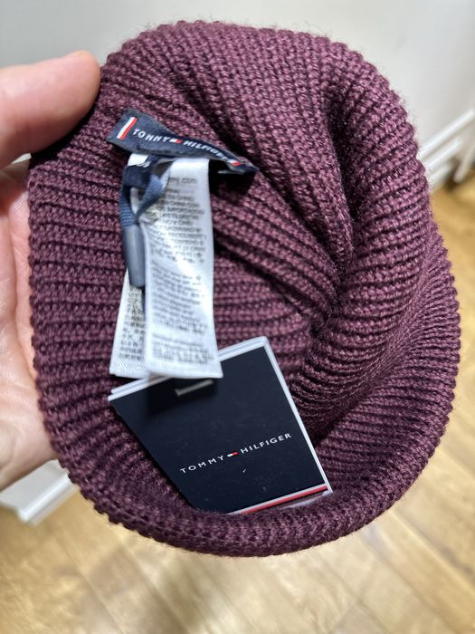 Caciula Tommy Hilfiger noua