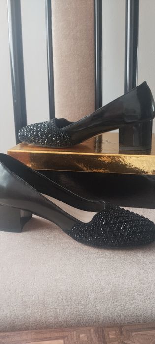 Продам туфли женские