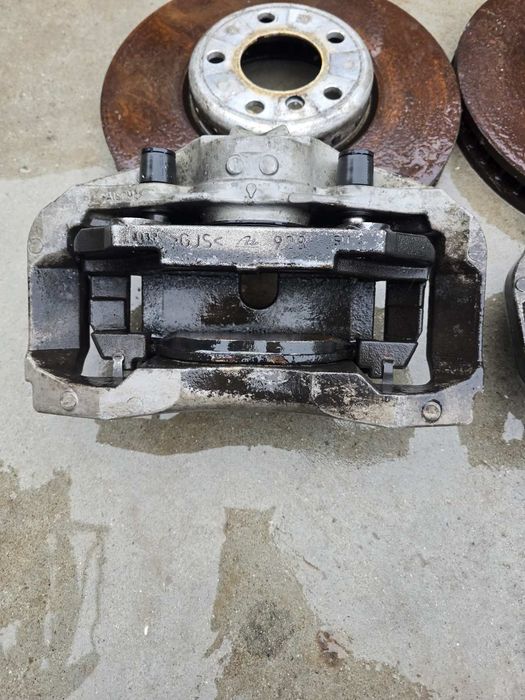 Бмв Предни апарати  и дискове 550 Ф07 Ф10  Bmw f07 f10