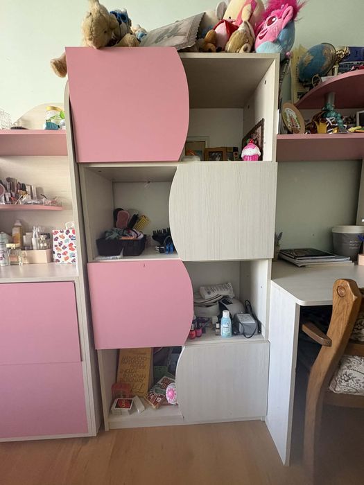 Подарявам детско легло и секция