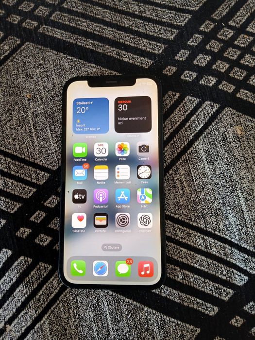 Vand iphone 12 in stare buna