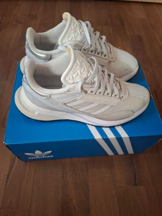 Adidas дамски маратонки