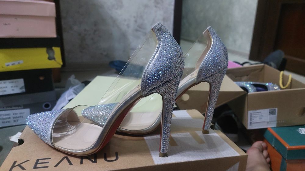 Туфли со стразами