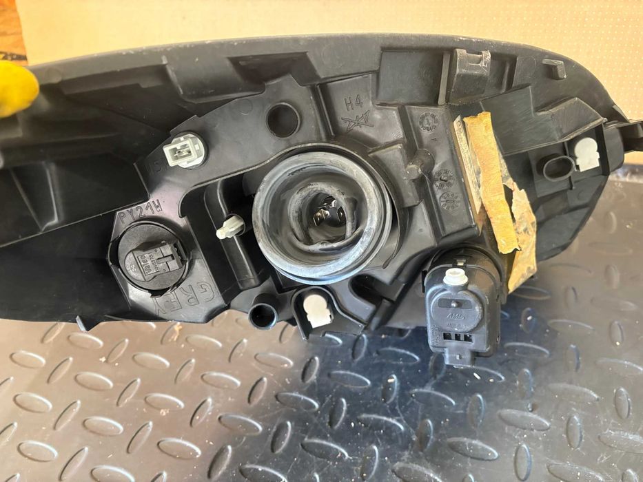 Ляв фар за Ситроен С1 / Citroen C1