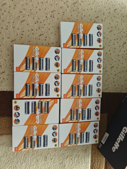 Vand rezerve Gillette fusion sport 5 in cutie