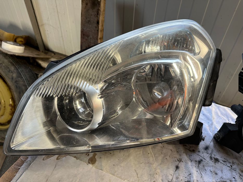 Ксенонови фарове Nissan Qashqai 2007