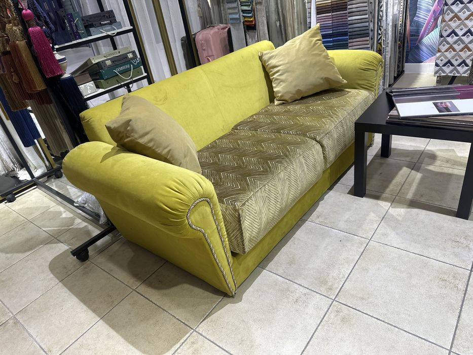 Диван двухмесный