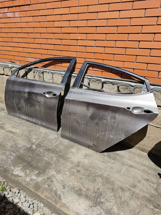 Дверь Hyundai Elantra