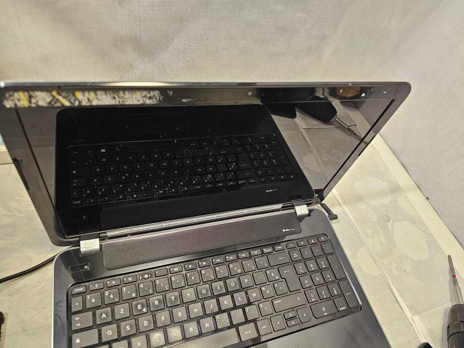 Laptop HP TPN-Q118 "15.4 defect sau dezmembrez