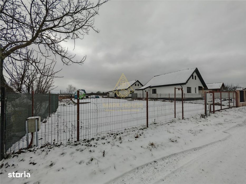 De vanzare 1450 mp teren intravilan situat in satul Siretu, comuna Let