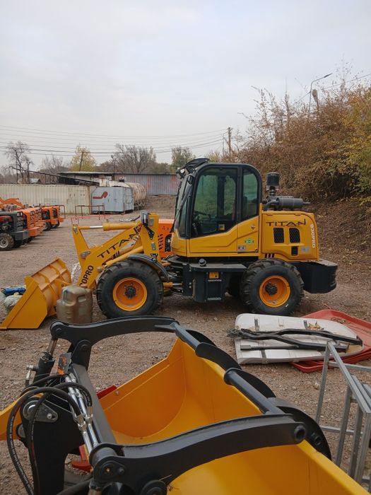 Продам мини фронтальный погрузчик