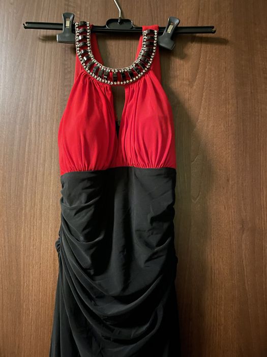 Rochie lunga negru cu rosu