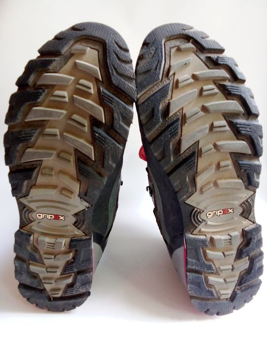 Трекинговые ботинки