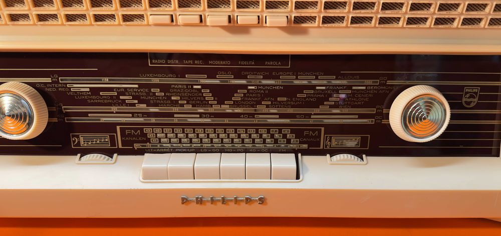 Ретро Лампово Радио Philips Работещо Перфектно