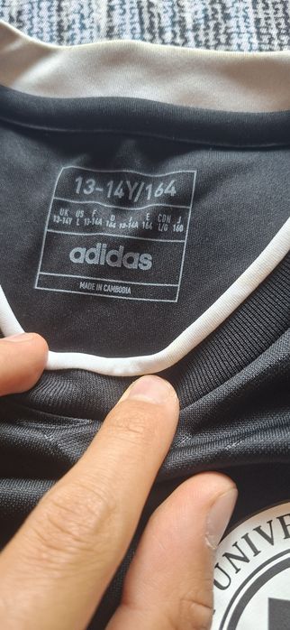 Tricou original adidas , nou fară etichetă.