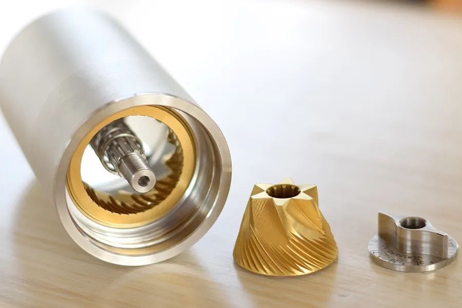 Кофемолка Versalab ACE48CS Профессиональная.Жернова из Титанa