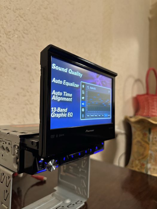 Pioneer AVH-Z7050BT Original manitor srochna sotiladi