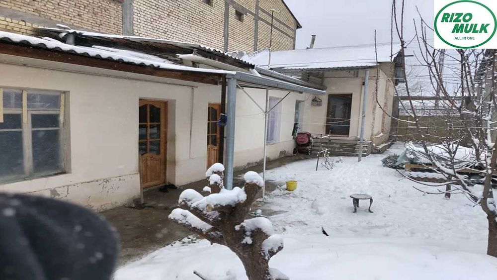 Учтепа тумани Хондамир махалласида ховли сотилади. NR494/149