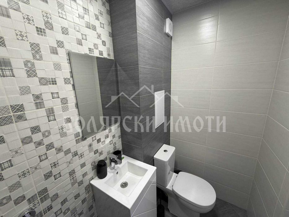 Реновирана Южна гарсониера в кв.Бузлуджа