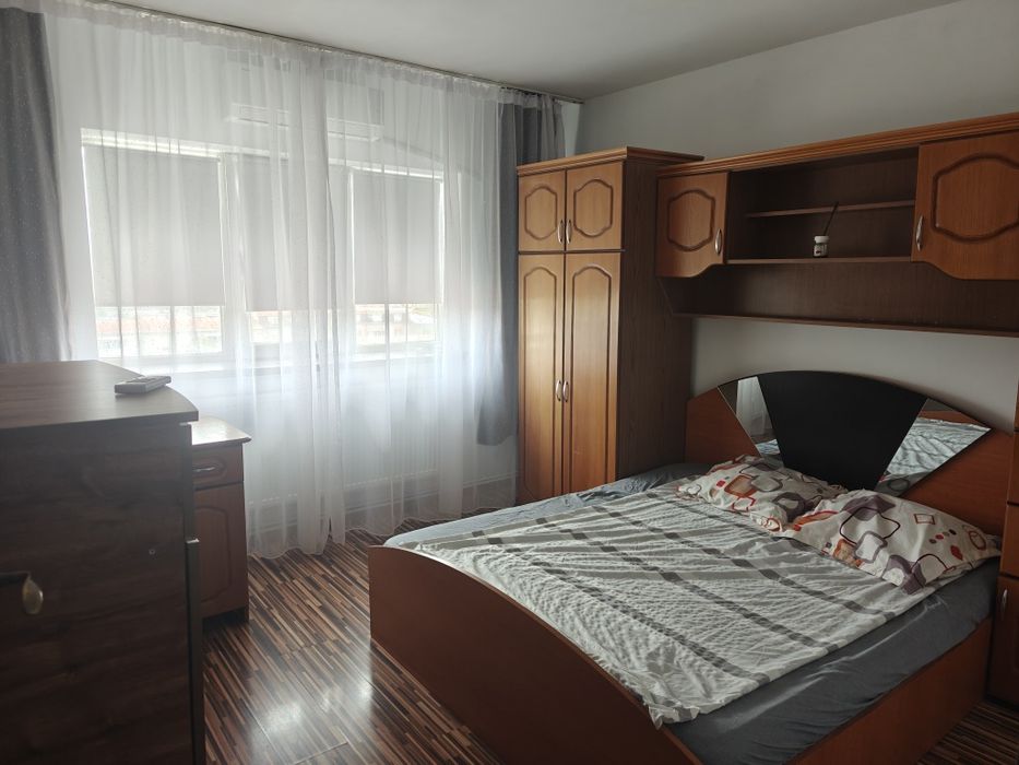 Închiriez apartament