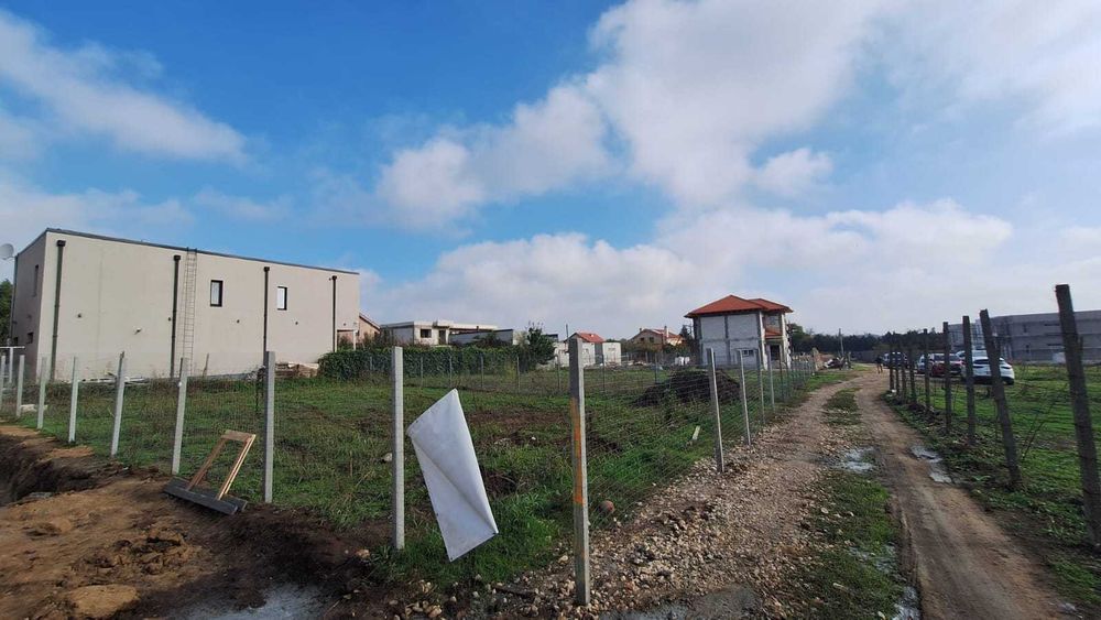 Teren de vânzare LAZU 420 m cu utilități