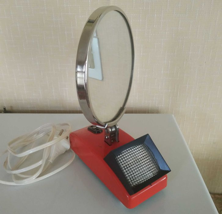 Настольное зеркало для бритья. С подсветом. Советское.