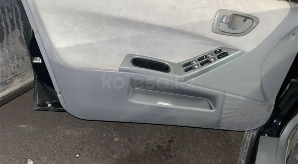 Автомобиль Mitsubishi Galant 2003