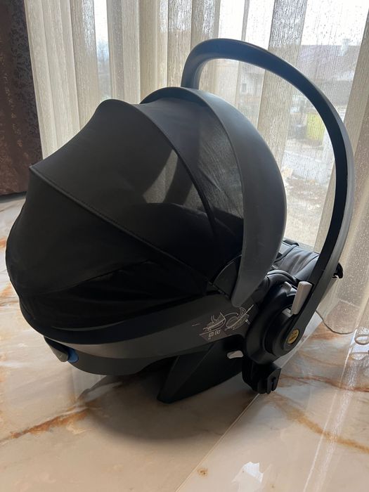 Столче за кола Mima iZi Go с кожена тапицерия: