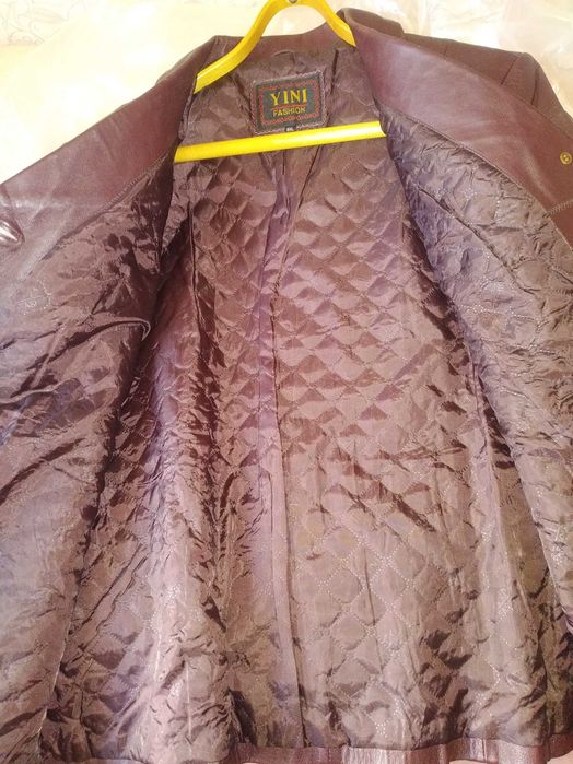 Куртка кожаная женская  54-56 размера.