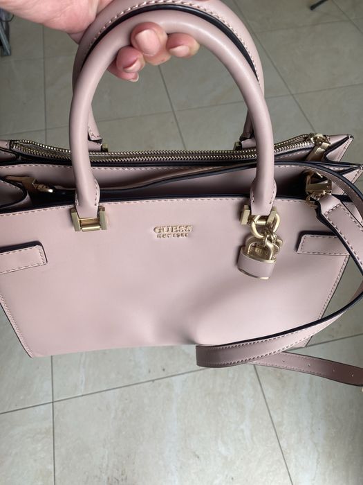 Чанта Guess нова