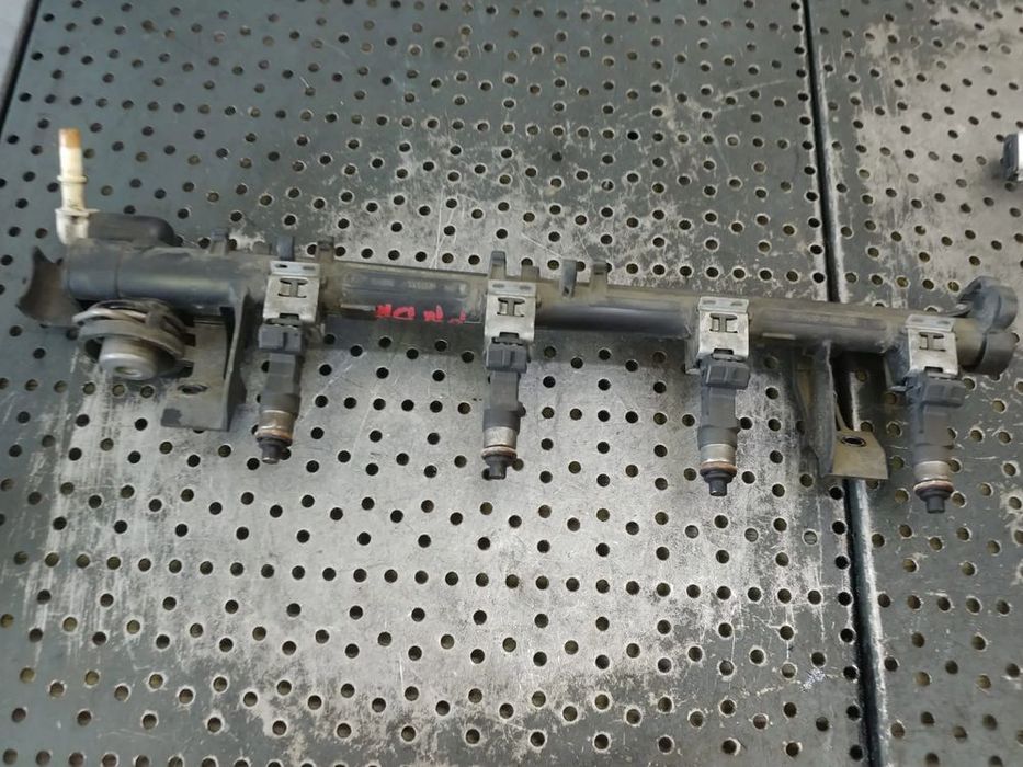 rampa cu injectoare 1.6b pnda ford focus 3  vp8a6u-ab  0280158207