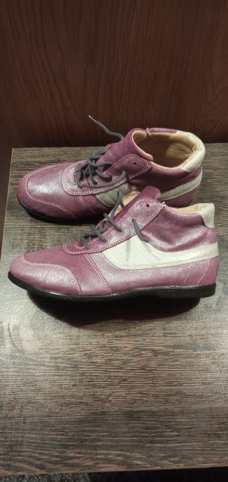 Дамски обувки естествена кожа и кецове-велур