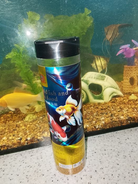 Продам Аквариум с рыбками.