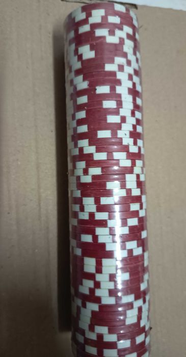 покер чипове комплекти