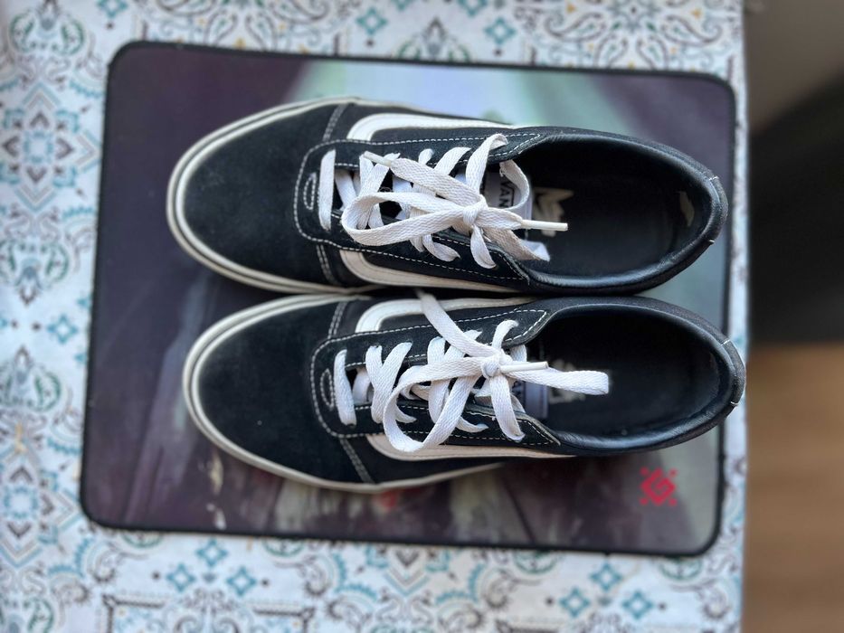 Vans Old Skool — Size 40