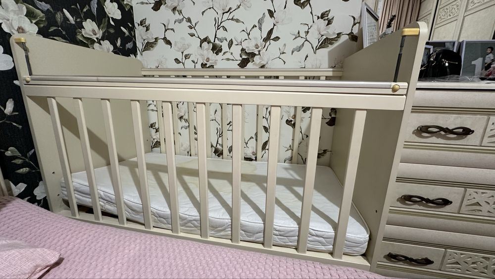 Продам детскую кроватку