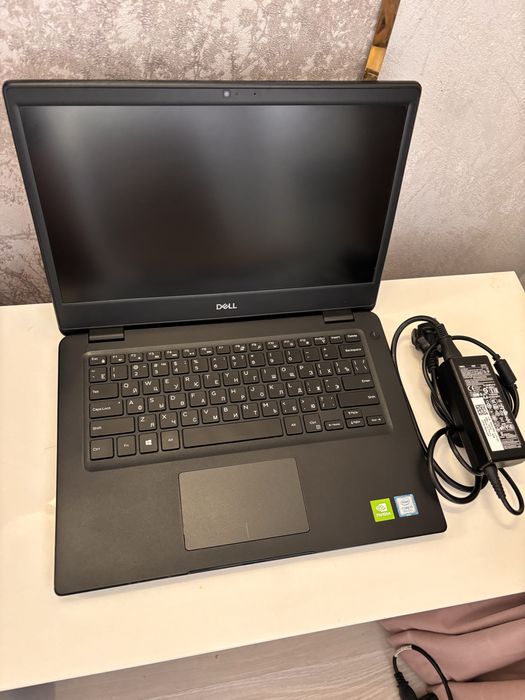 Ноутбук DELL-i7-8565U