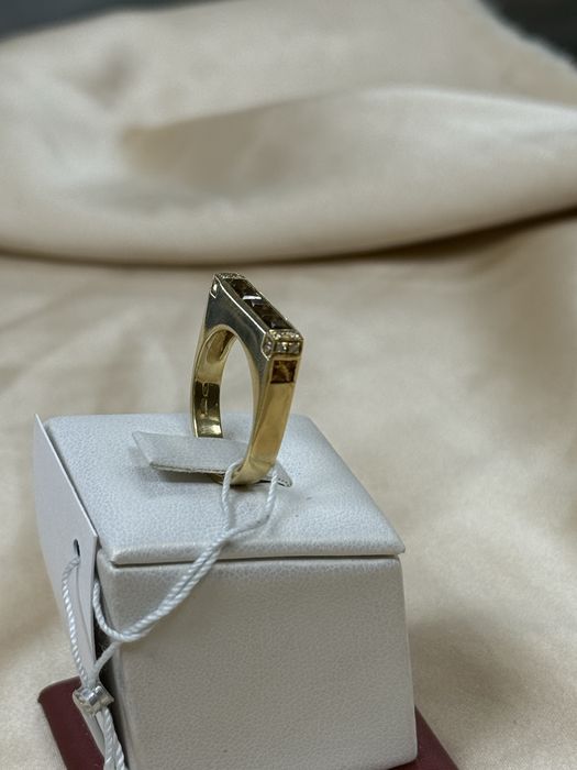 Золотое кольцо с бриллантами