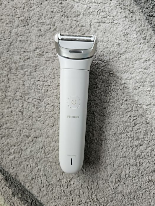 Електрическа самобръсначка за жени PHILIPS, Серия 8000, За мокро и сухо ползване