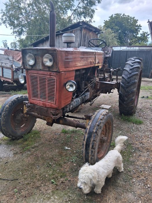 Tractor Universal 650
