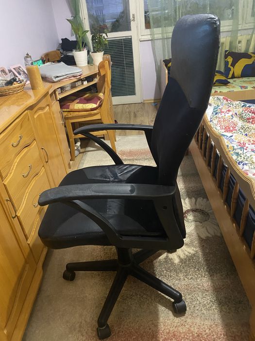 Офис стол за бюро