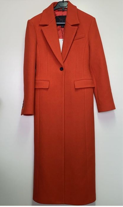 Портокалово палто Zara, втален модел . 75 % вълна Manteco