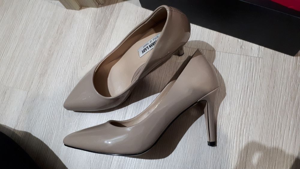 Продам туфельки новые